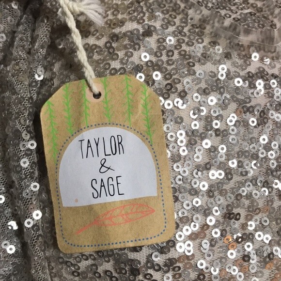Taylor & Sage Sequin Top NWT Sm - Picture 8 of 8